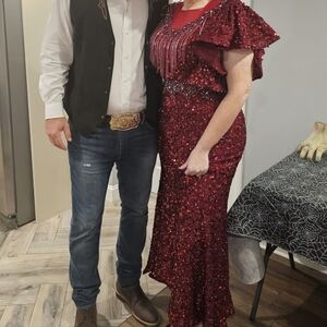 Lagos sz 44 us sz 8 red sequins New with tags dress made in turkey prom